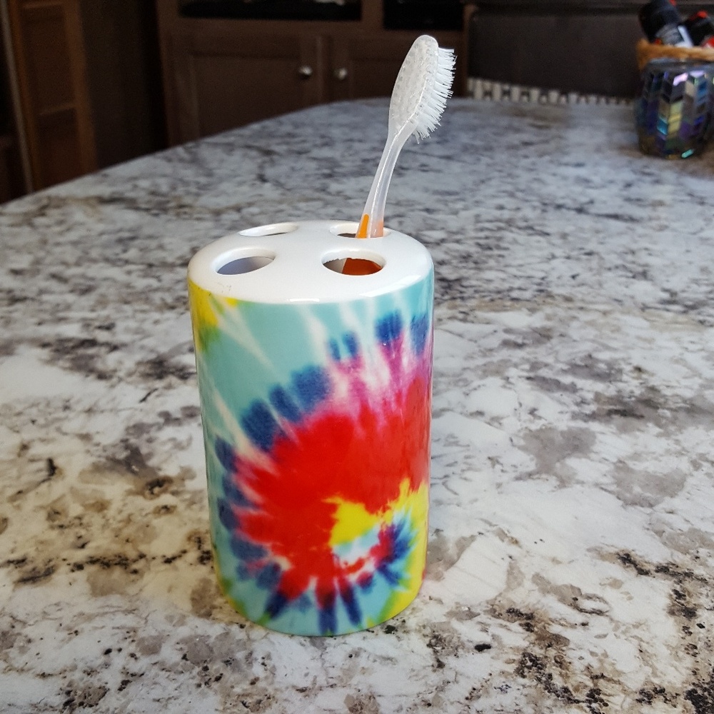 NWOT Tie-dye Tooth Brush Holder